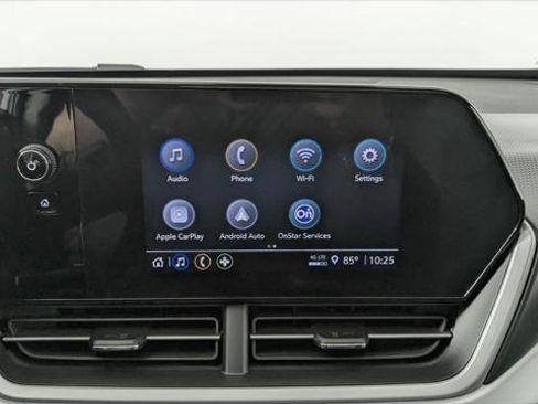 Used 2025 Chevrolet Trax RS w/ Sunroof Package FWD image 30