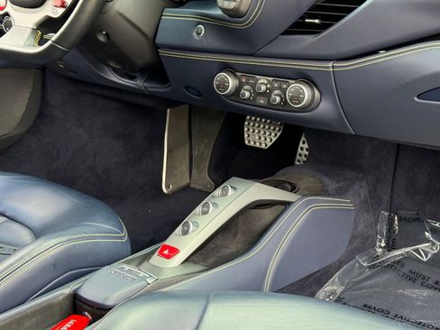 Used 2017 Ferrari 488 GTB RWD image 35