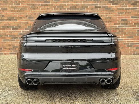 New 2024 Porsche Cayenne Turbo image 6
