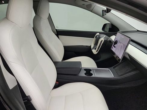 Used 2021 Tesla Model Y Long Range AWD/4WD image 28