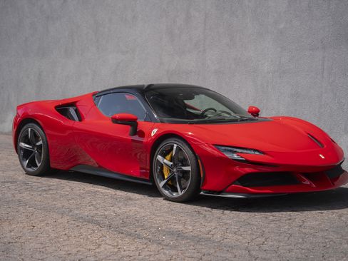 Used 2022 Ferrari SF90 Spider AWD/4WD image 9