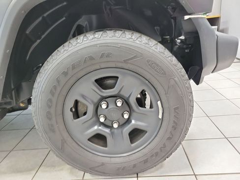 Used 2019 Jeep Wrangler Sport image 47