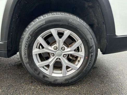 Used 2022 Jeep Grand Cherokee L Limited image 4