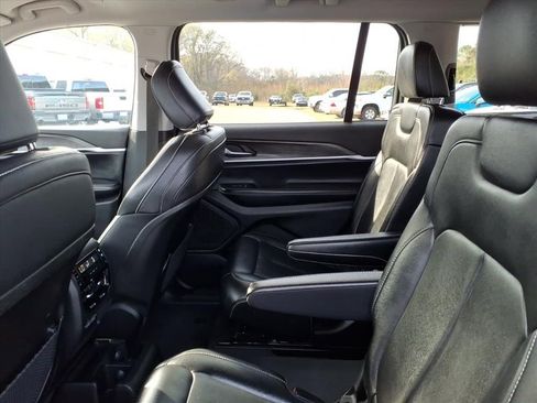 Used 2023 Jeep Grand Cherokee L Limited image 10