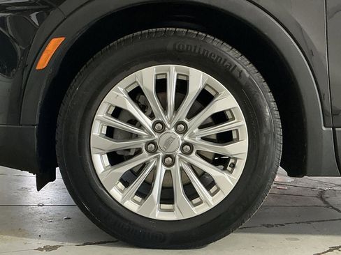 Used 2024 Cadillac XT4 Luxury w/ Cold Weather Package AWD/4WD image 13