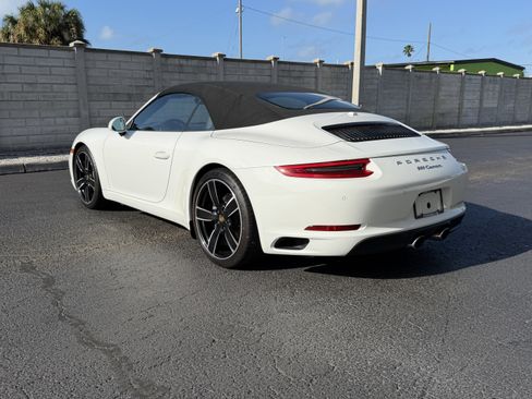 Certified 2019 Porsche 911 Carrera image 3