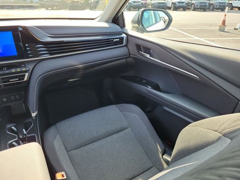 Used 2026 Toyota Camry LE FWD image 17