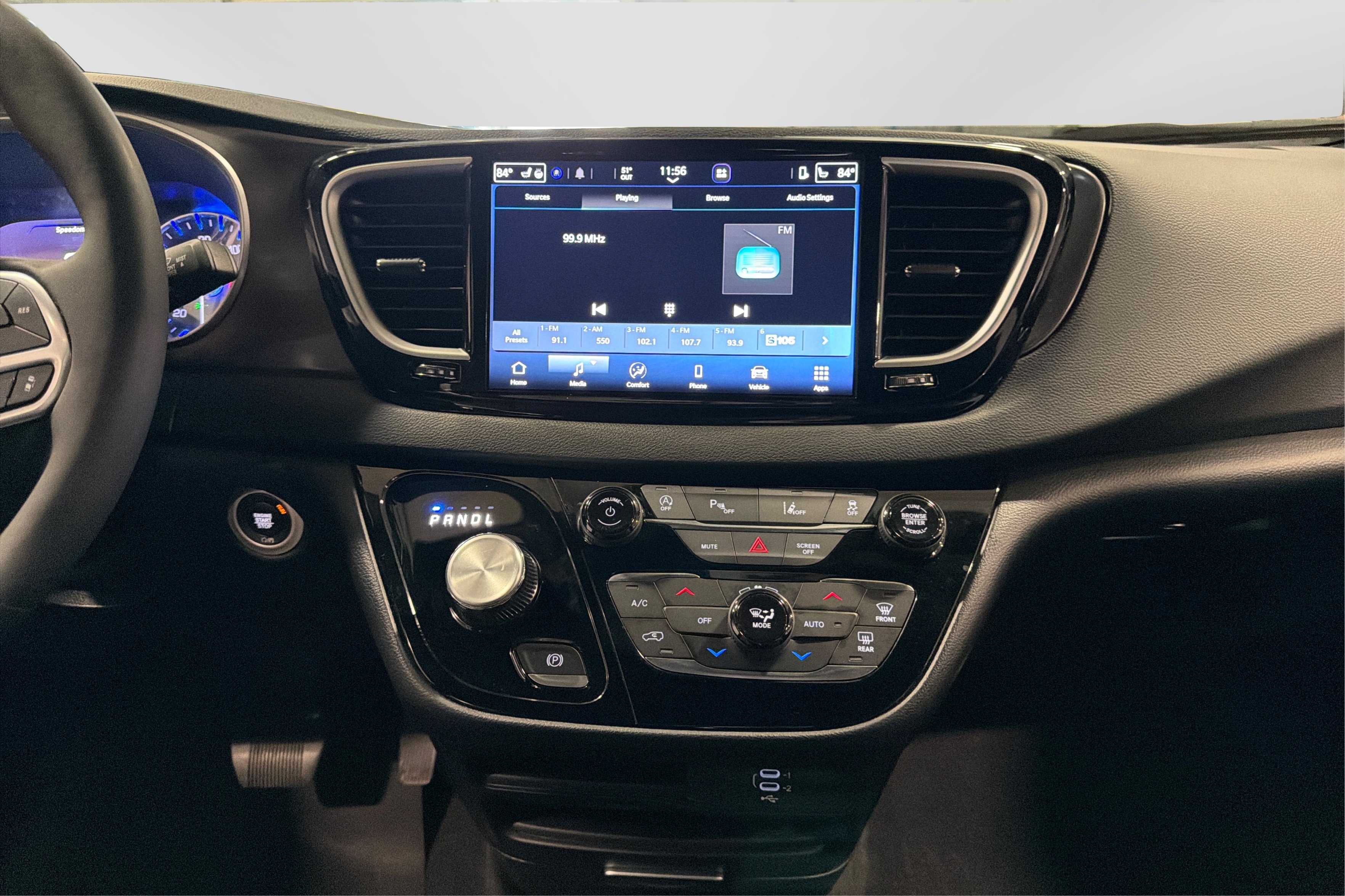 Used 2026 Chrysler Pacifica Select FWD image 28