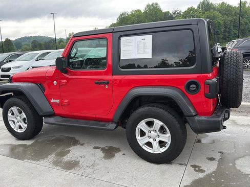 Used 2019 Jeep Wrangler Sport AWD/4WD image 6