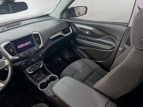 Used 2024 GMC Terrain SLE w/ Driver Convenience Package image 23