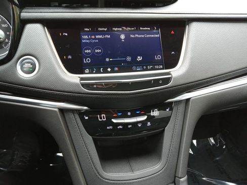 Used 2024 Cadillac XT6 Luxury w/ LPO, Floor Liner Package AWD/4WD image 16