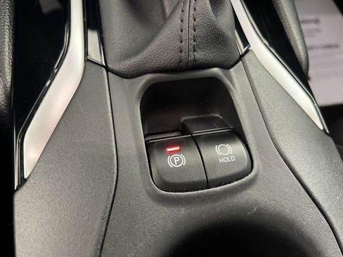 Used 2024 Toyota Corolla Cross LE AWD/4WD image 33