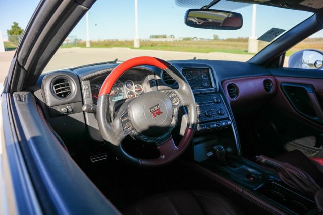 Used 2015 Nissan GT-R Premium AWD/4WD image 12