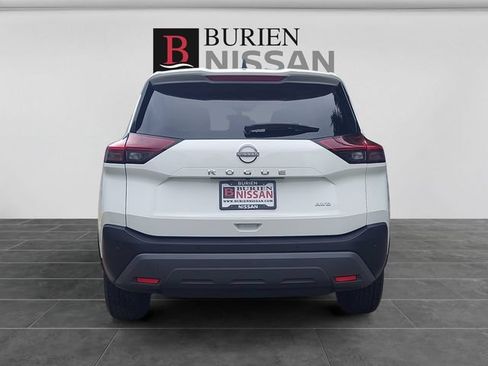 Used 2023 Nissan Rogue S AWD/4WD image 4
