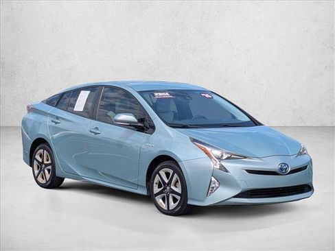 Used 2016 Toyota Prius Four Touring image 3