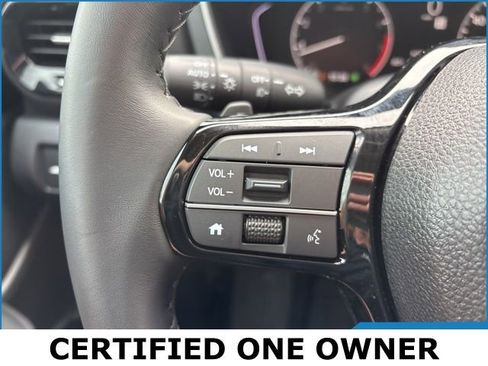 Used 2025 Honda Pilot EX-L image 8