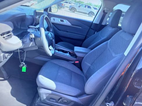 Used 2025 Ford Explorer Active RWD image 5