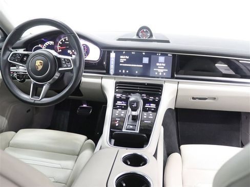Used 2017 Porsche Panamera 4S AWD/4WD image 27