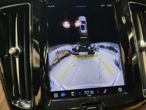 Used 2023 Volvo XC60 B6 Ultimate image 11