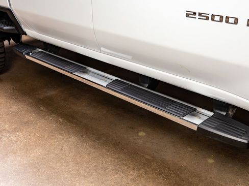 Used 2025 Chevrolet Silverado 2500 LTZ w/ Z71 Chrome Sport Edition image 13