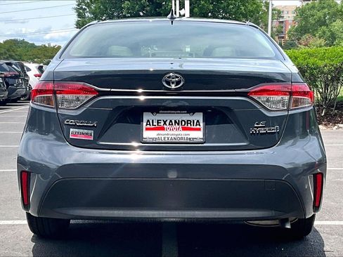 Used 2023 Toyota Corolla LE FWD image 4