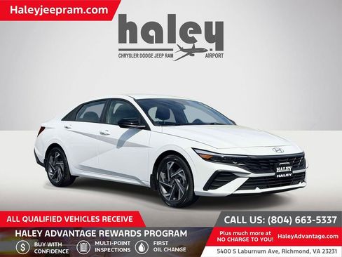 Used 2025 Hyundai Elantra Sport image 1