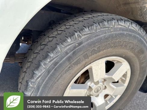 Used 2006 Nissan Frontier NISMO w/ (J01) Sunroof Pkg AWD/4WD image 14