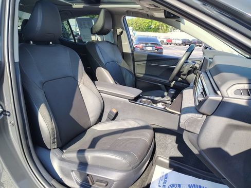 Used 2025 Toyota Camry XLE w/ Premium Plus Package AWD/4WD image 21