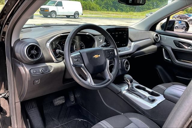 Used 2024 Chevrolet Blazer LT w/ Convenience Package FWD image 17