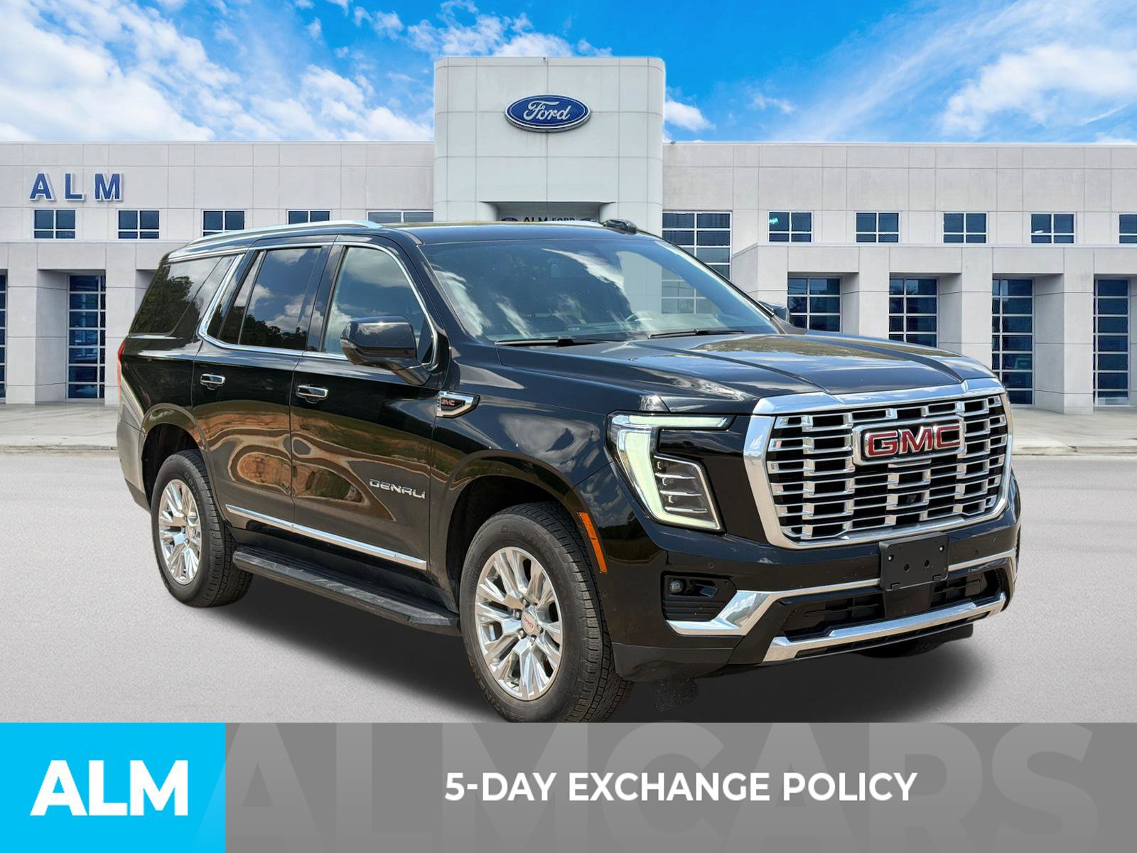 Used 2025 GMC Yukon Denali AWD/4WD image 3