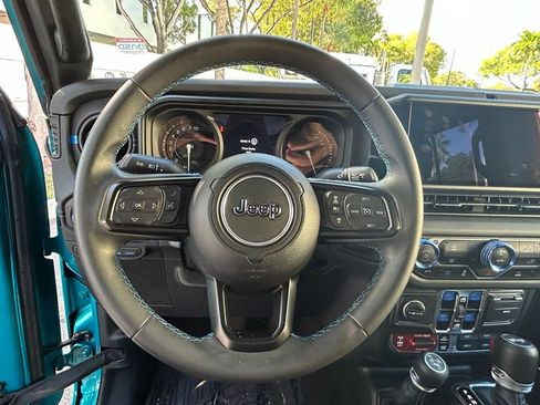 Used 2024 Jeep Wrangler Unlimited Rubicon 4xe AWD/4WD image 17