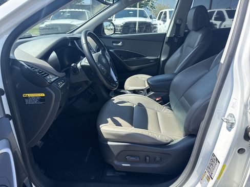 Used 2016 Hyundai Santa Fe SE w/ Option Group 02 FWD image 12
