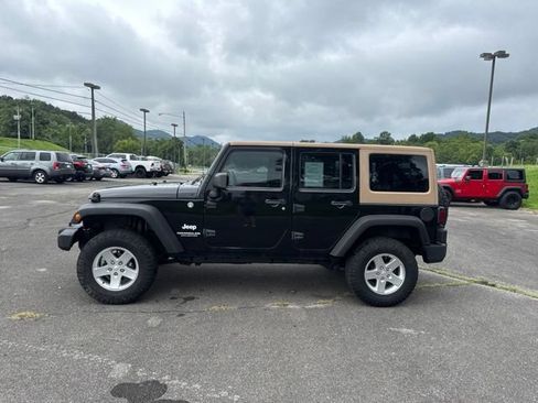 Used 2013 Jeep Wrangler Unlimited Sport AWD/4WD image 5