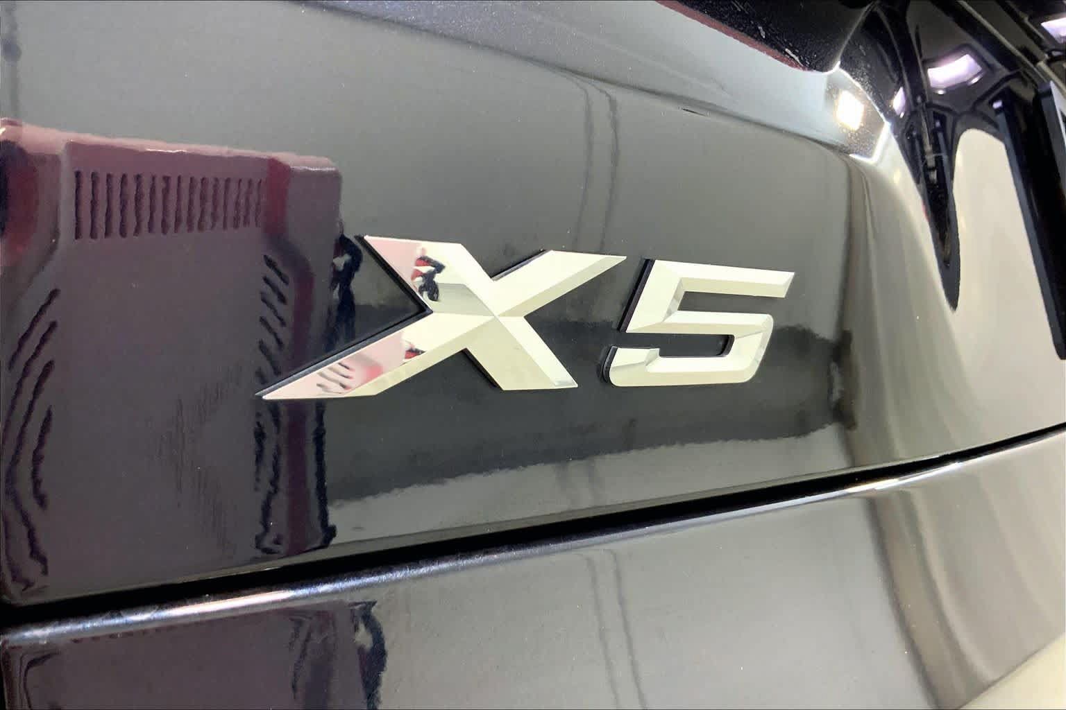 Used 2022 BMW X5 xDrive40i w/ M Sport Package AWD/4WD image 29
