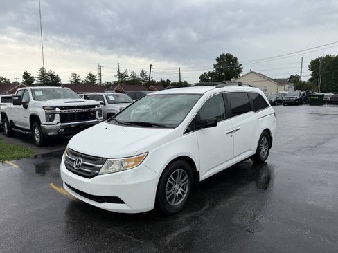 Used 2013 Honda Odyssey EX image 3