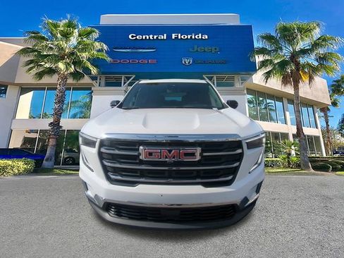 Used 2024 GMC Acadia Elevation image 3