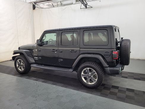 Used 2018 Jeep Wrangler Unlimited Sahara w/ LED Lighting Group AWD/4WD image 3