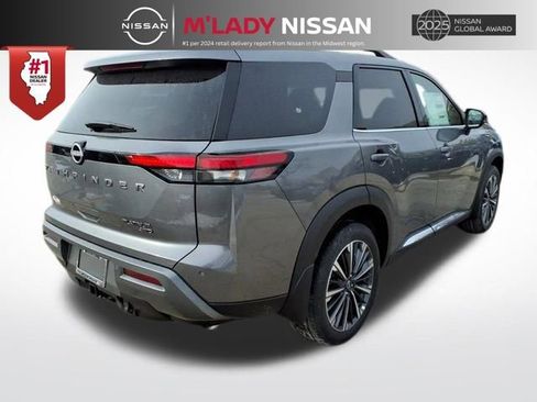 New 2026 Nissan Pathfinder Platinum image 7