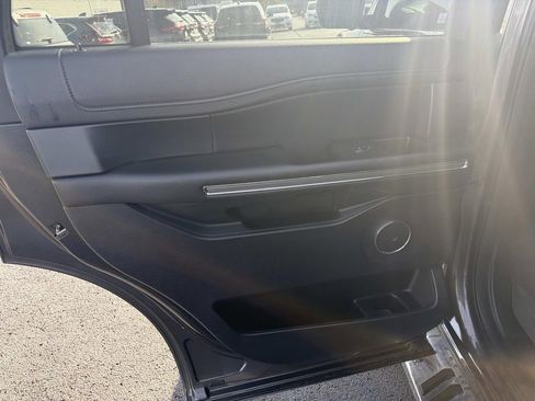Used 2021 Ford Expedition XLT image 15