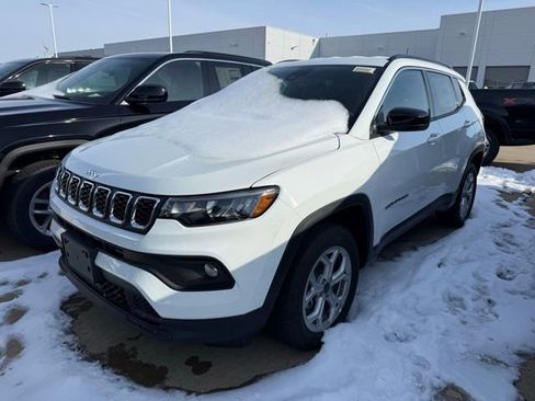 New 2026 Jeep Compass Latitude image 2