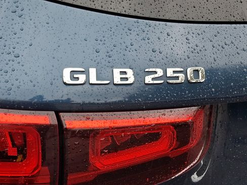 Used 2020 Mercedes-Benz GLB 250 4MATIC image 30