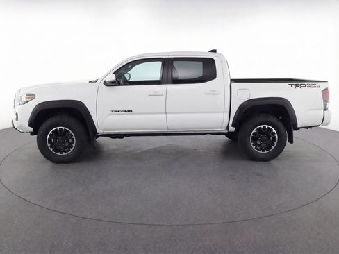 Used 2025 Toyota Tacoma TRD Off-Road AWD/4WD image 5
