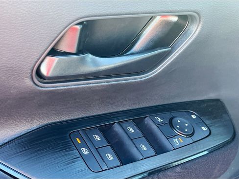 Used 2026 Nissan Kicks S FWD image 17