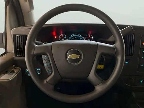 Used 2025 Chevrolet Express 3500 LT w/ LT Preferred Equipment Group RWD image 12