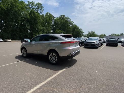 Used 2024 Toyota Venza Limited AWD/4WD image 7
