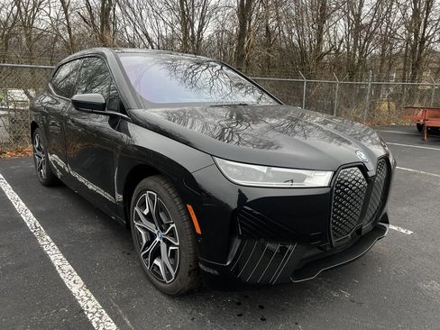 Used 2025 BMW iX xDrive50 image 3