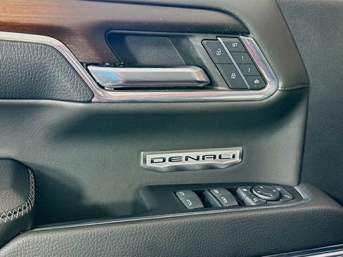 Used 2024 GMC Sierra 1500 Denali AWD/4WD image 18