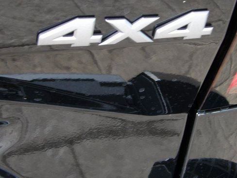 New 2026 Nissan Frontier SV w/ Tow Package AWD/4WD image 9