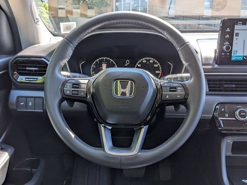 Used 2025 Honda Pilot Touring image 16