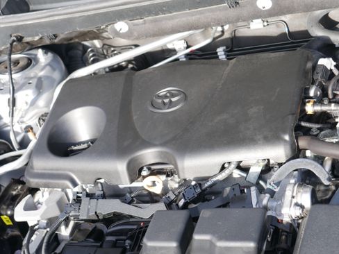 Used 2022 Toyota RAV4 Limited image 11